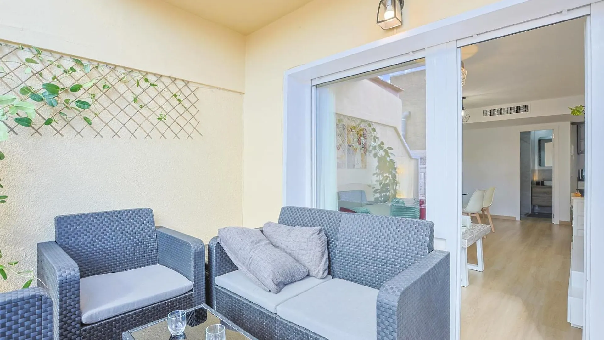 Daire Homely Malaga San Juan De Letran Con Terraza İspanya