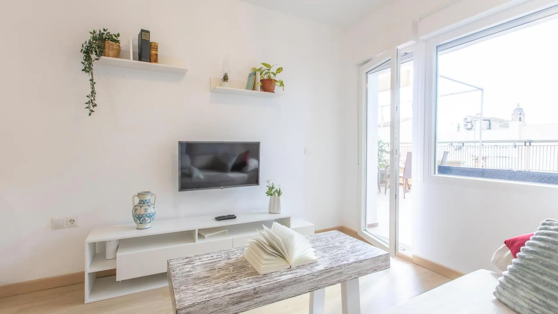 Homely Malaga San Juan De Letran Con Terraza Apartment