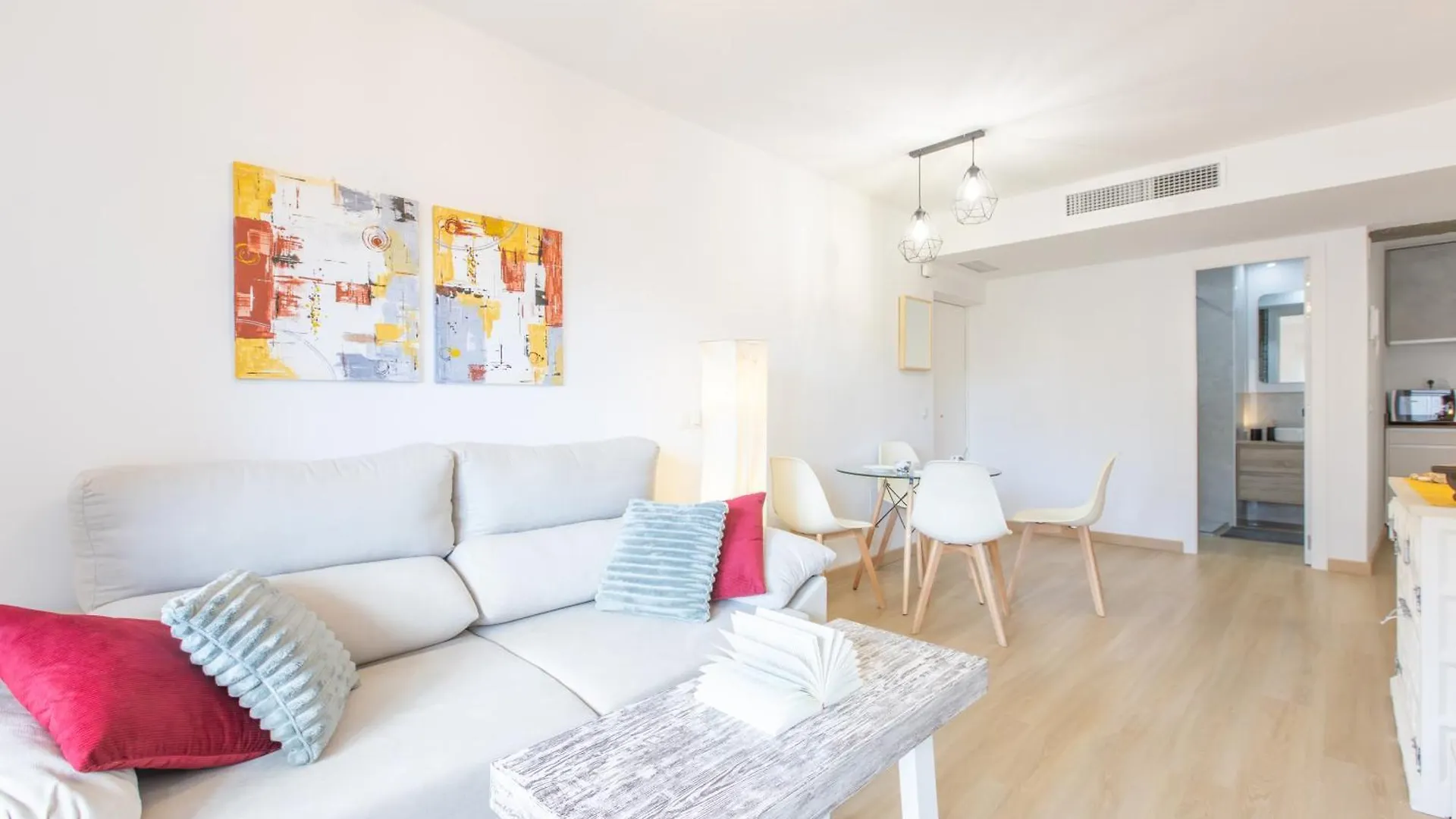 Homely Malaga San Juan De Letran Con Terraza Apartment