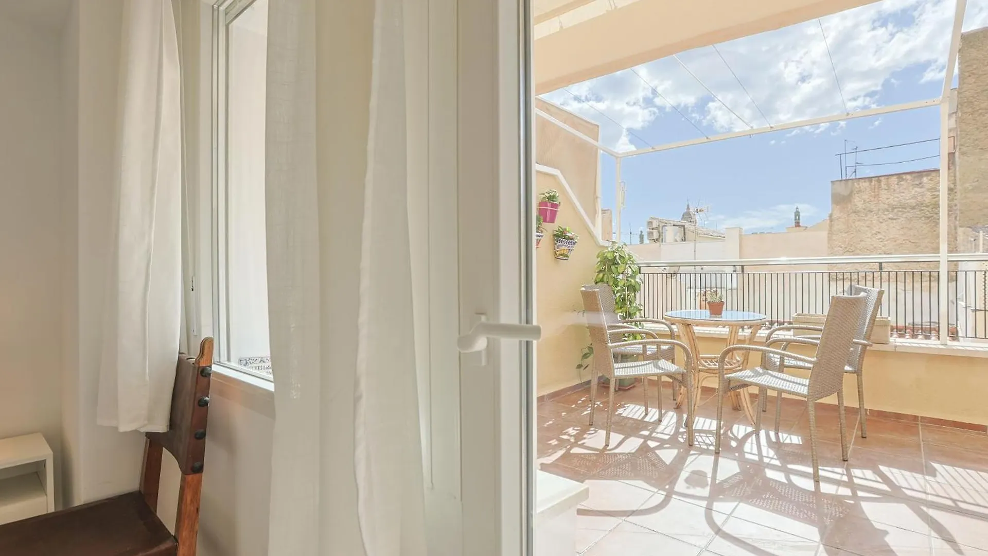 Homely Malaga San Juan De Letran Con Terraza Spain